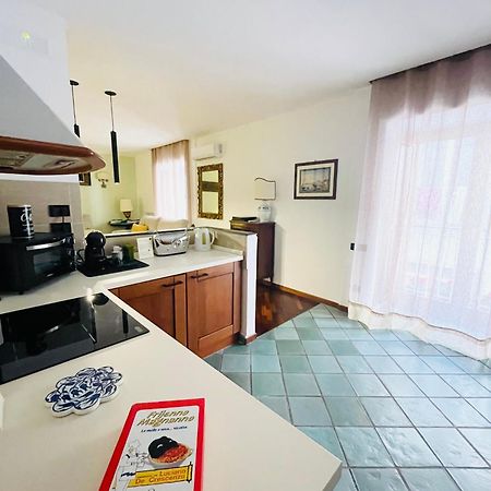 Re Gallo Luxury Apartment Plebiscito In Via Chiaia Неаполь Экстерьер фото