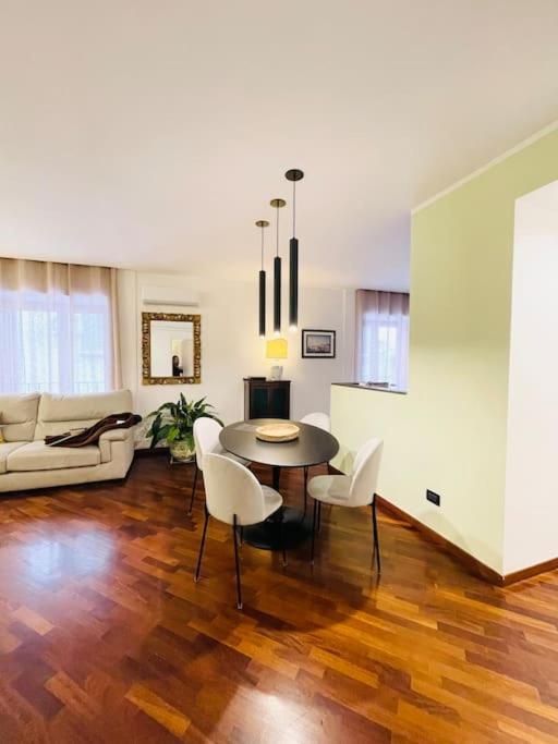 Re Gallo Luxury Apartment Plebiscito In Via Chiaia Неаполь Экстерьер фото