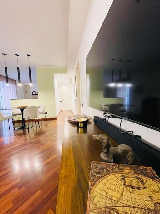 Re Gallo Luxury Apartment Plebiscito In Via Chiaia Неаполь Экстерьер фото