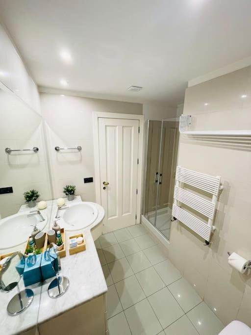 Re Gallo Luxury Apartment Plebiscito In Via Chiaia Неаполь Экстерьер фото