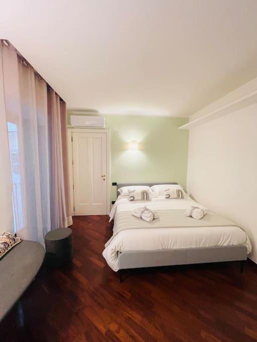 Re Gallo Luxury Apartment Plebiscito In Via Chiaia Неаполь Экстерьер фото
