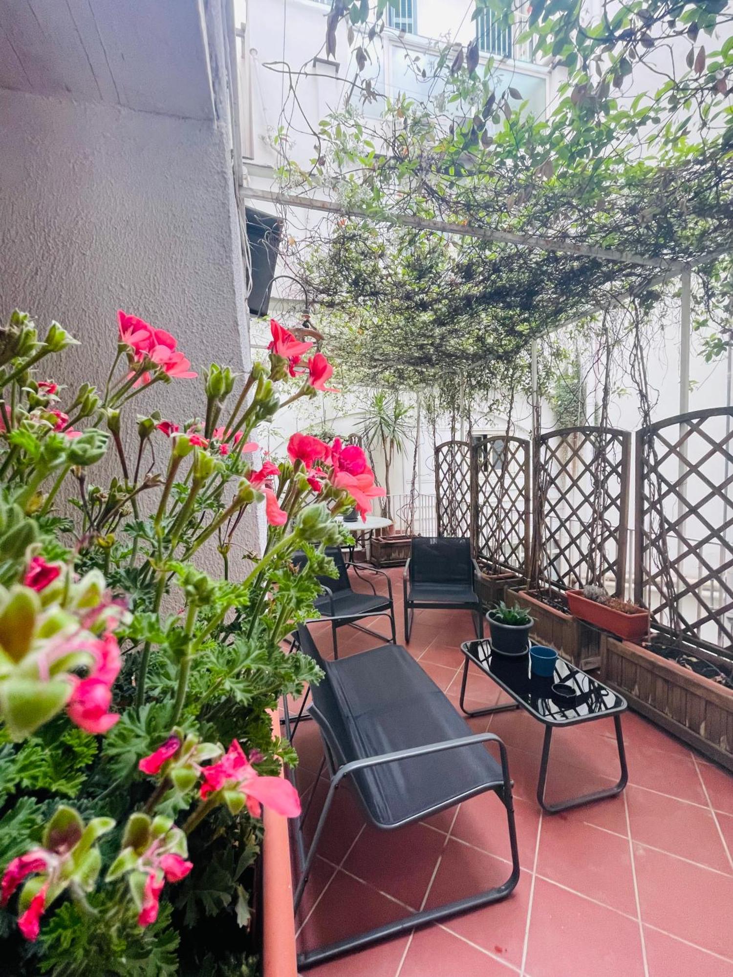 Re Gallo Luxury Apartment Plebiscito In Via Chiaia Неаполь Экстерьер фото